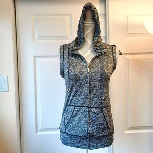 NEW WITH TAGS! Yitong Sleeveless Hoodie - grey with black  (3666)